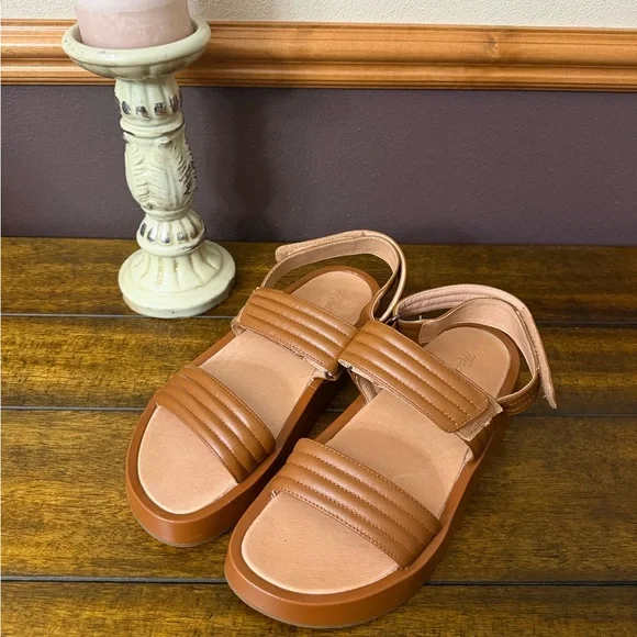 ✨ Madewell The Emmalee Sandal – English Saddle ✨ - Picture 2 of 9